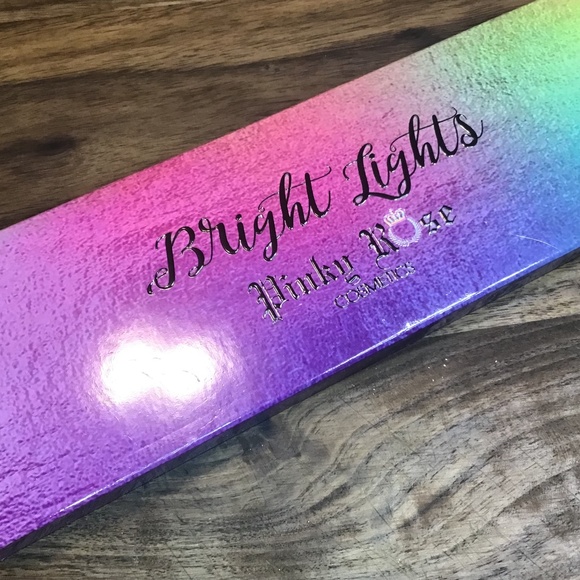 Pinky rose “bright lights” eyeshadow pallet, bnib - Picture 2 of 14